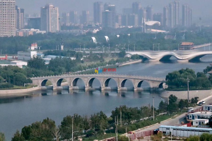 华夏保险创新总部中心（世界侨商中心2号楼）