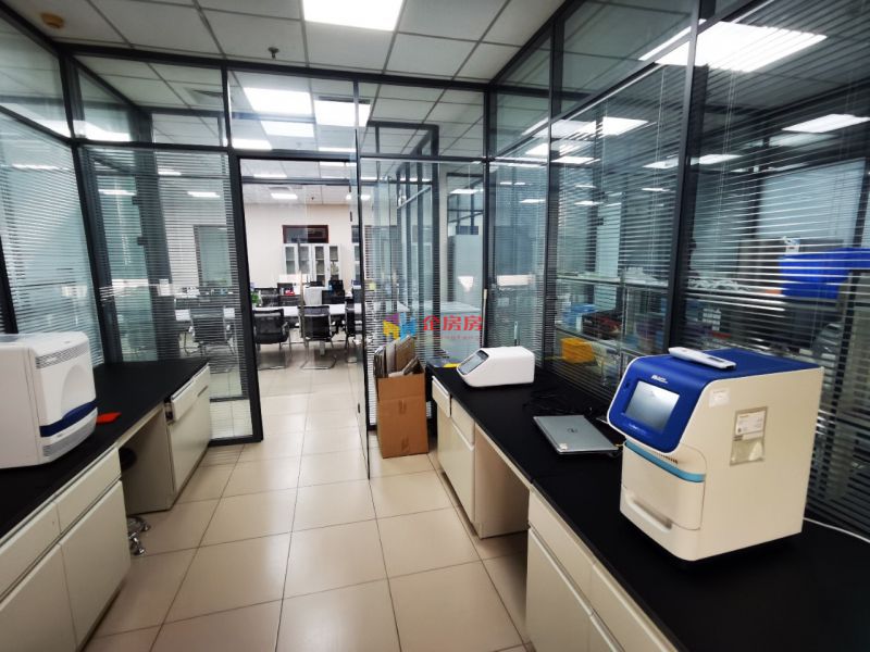 百斯特信息中心 （百思特信息中心）