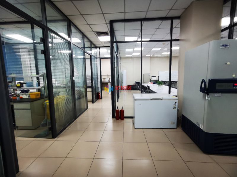 百斯特信息中心 （百思特信息中心）