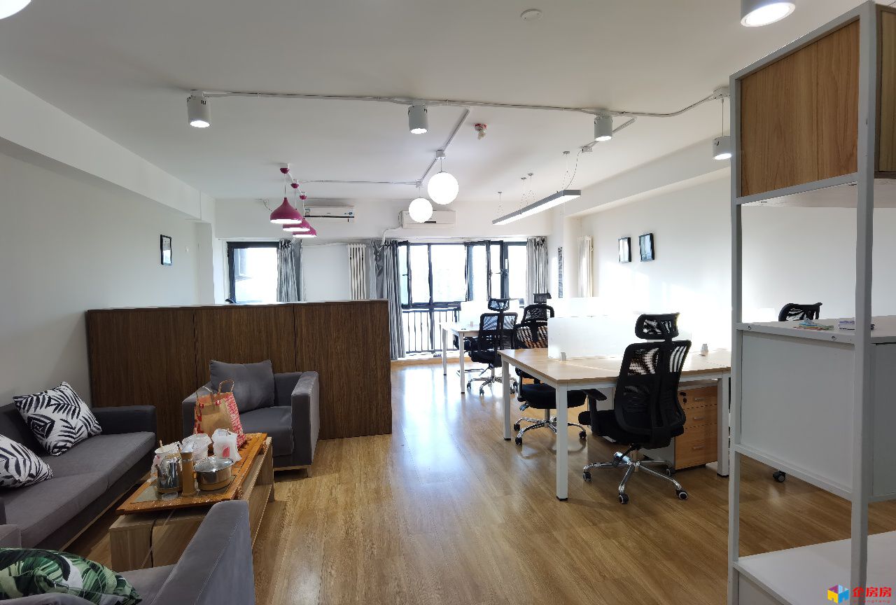 凯旋中心（凯旋城）