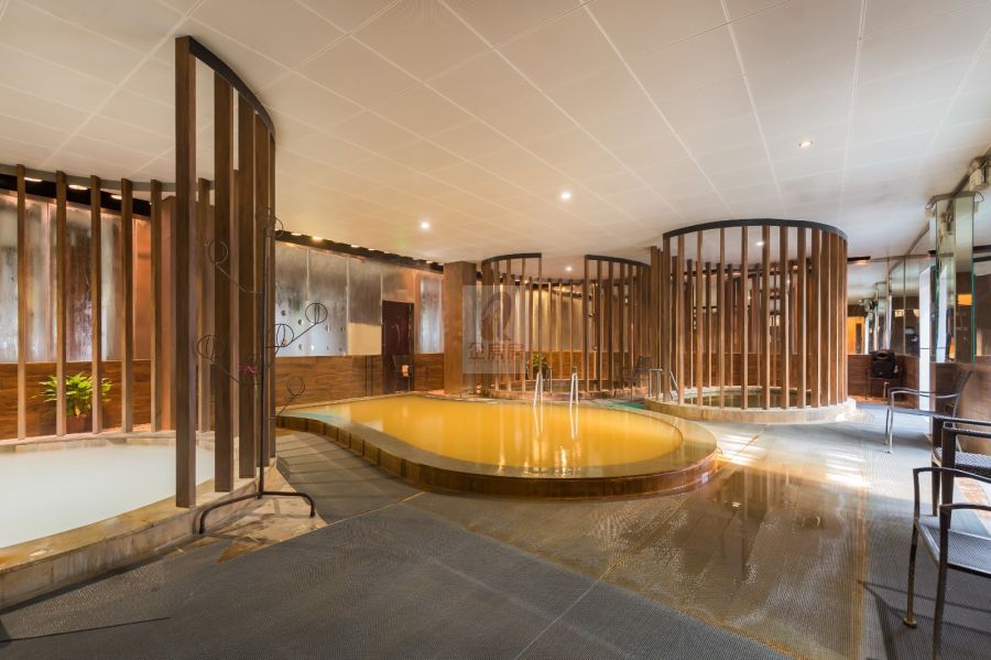 金龙大厦（金龙建国温泉酒店）