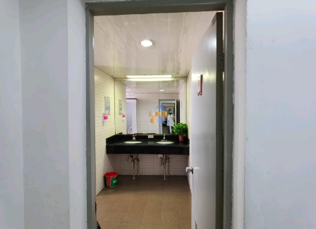 王府井购物中心（右安门店）